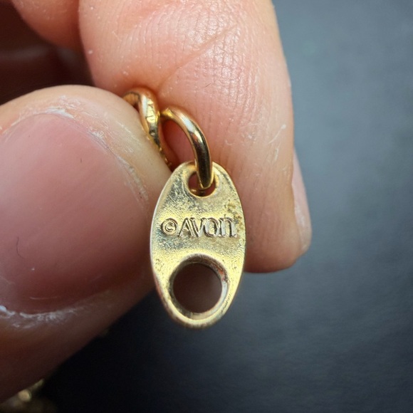 Vintage 1973 Avon Gold Tone Child's Charm Bracelet - Picture 8 of 12